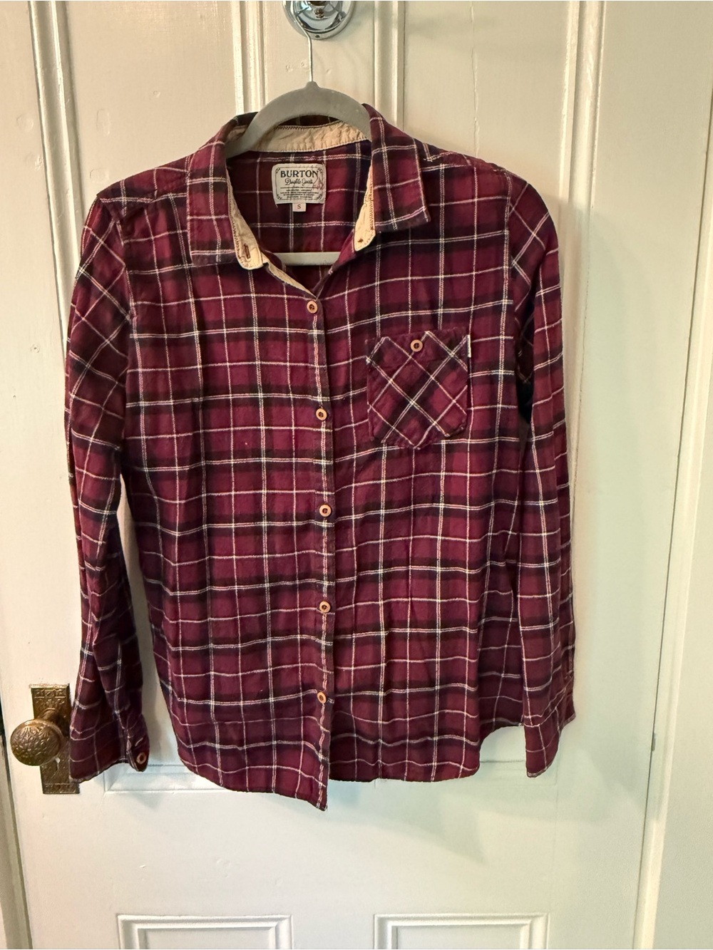 Burton Women’s Burgundy Plaid Flannel Button-Up Shirt SMALL